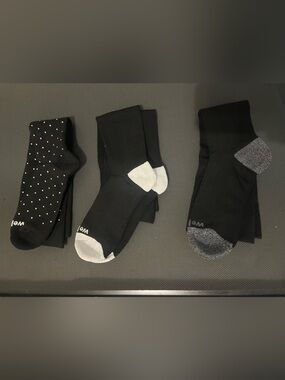 Ladies Large Wellow Socks Brand New!
